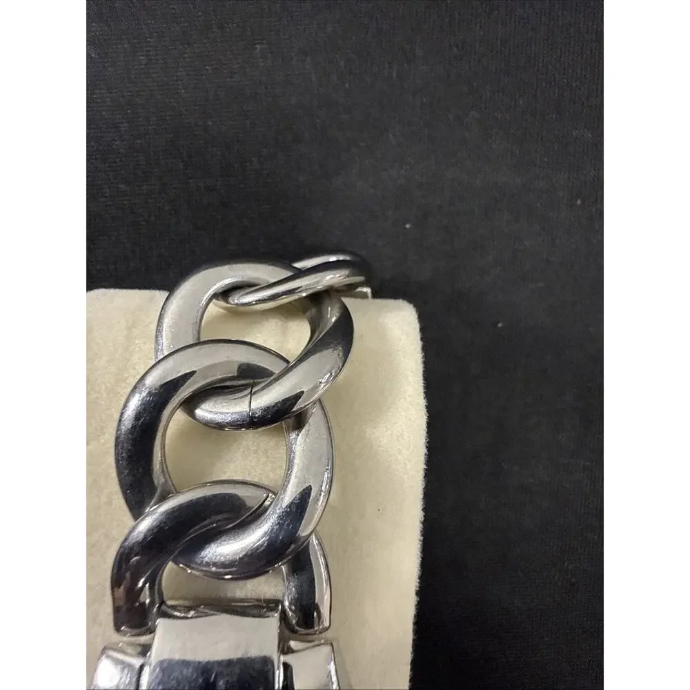 Invicta up auction